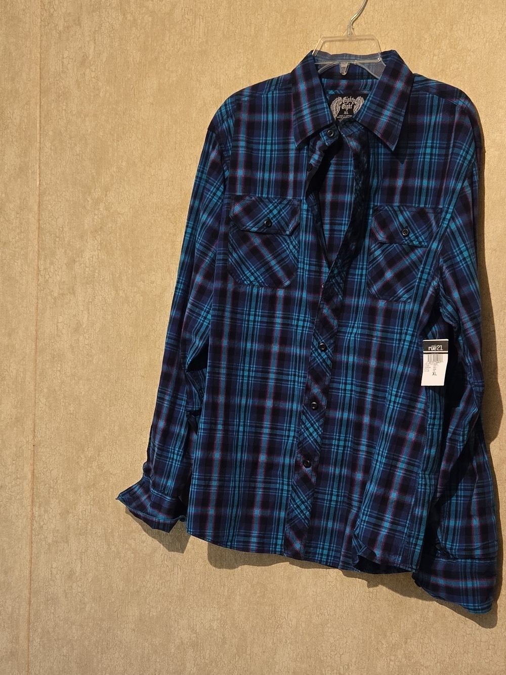 Rue21 Men's Black and Blue Plaid Button-Down Shirt